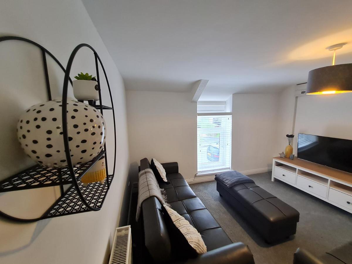 Perfect Location 3 Bed Serviced Apartment With Bike Storage For Bpw. Close To Brecon Beacons Merthyr Tydfil Exteriér fotografie
